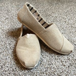 Toms women’s shoe tan